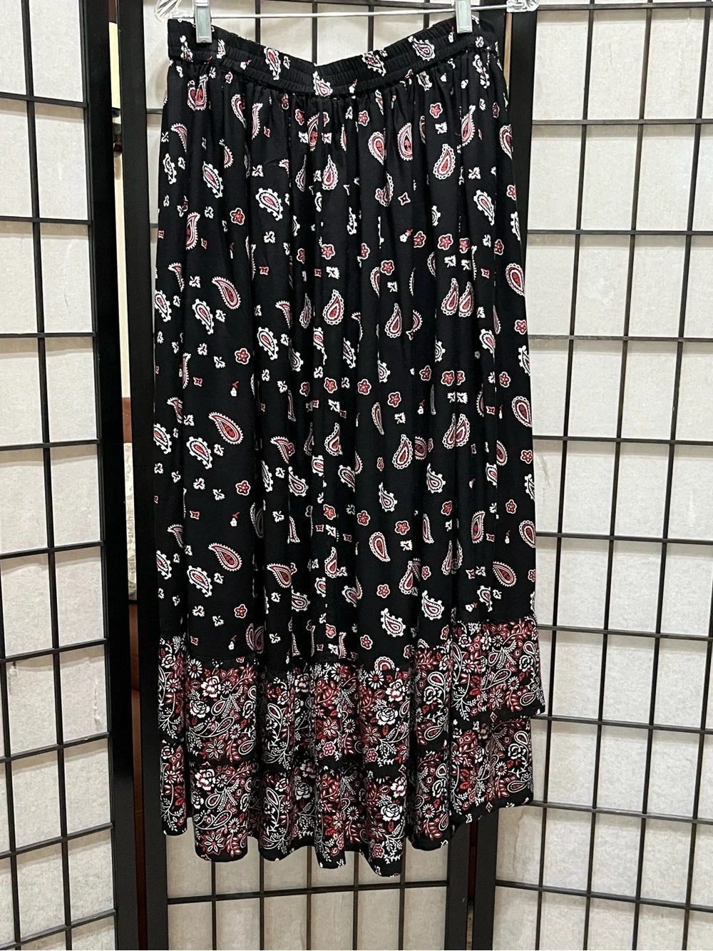 VINTAGE 90s Black AND RED Paisley Tiered Maxi Skirt by RHYTHM BLUE WOMEN SIZE XL